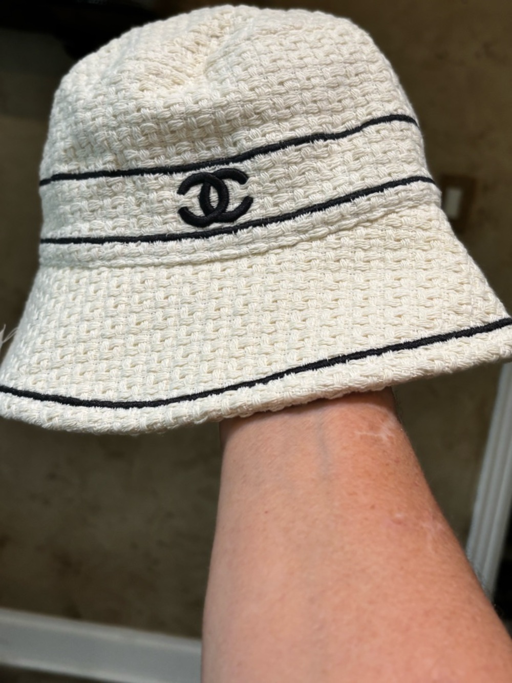 Bucket hat - Picture 2 of 6